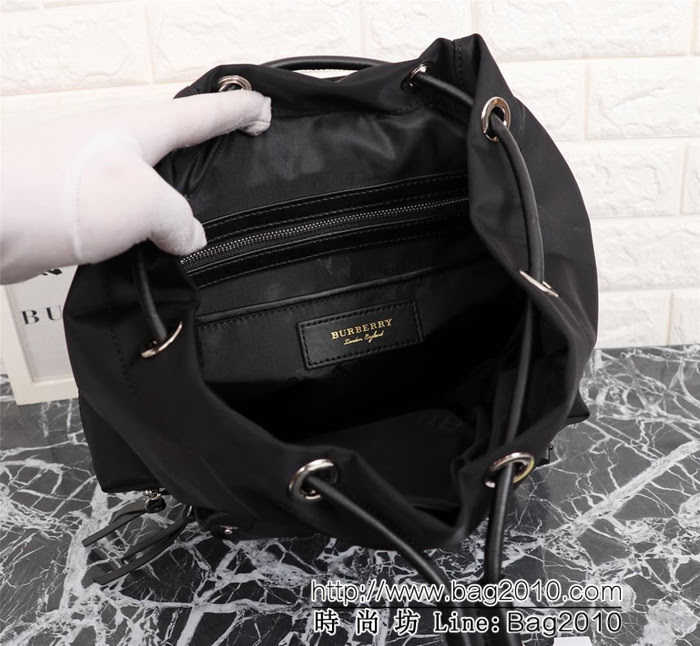 BURBERRY巴寶莉 中號 The Rucksack軍旅背包 3D立體徽標 多功能雙肩包  Bhq1315